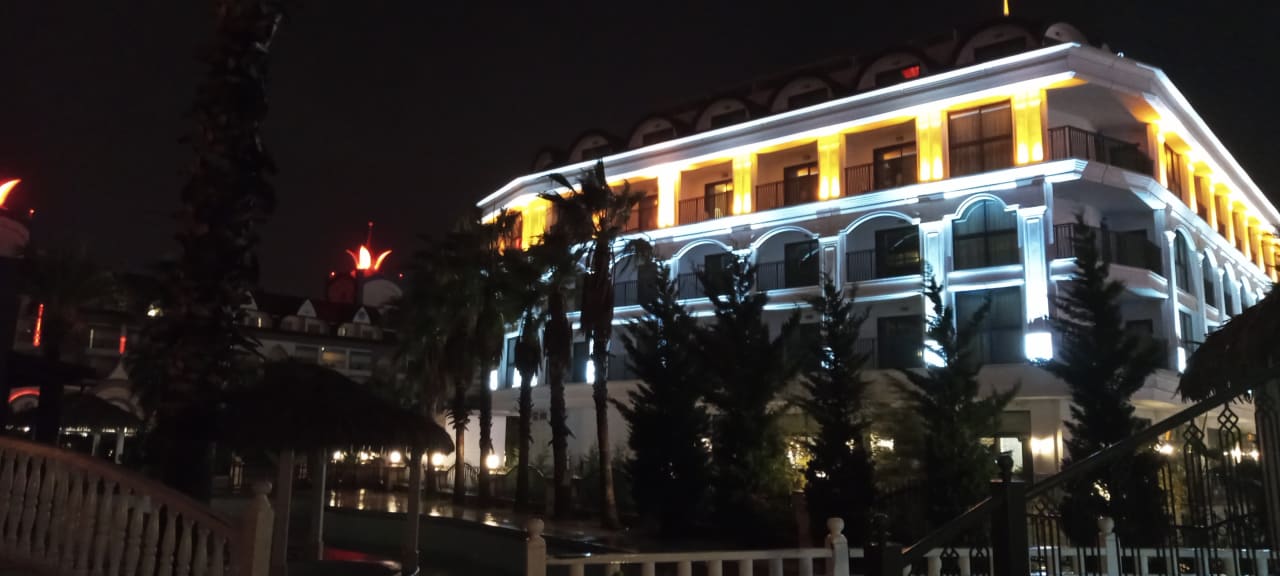 Außenansicht Well Palace Side