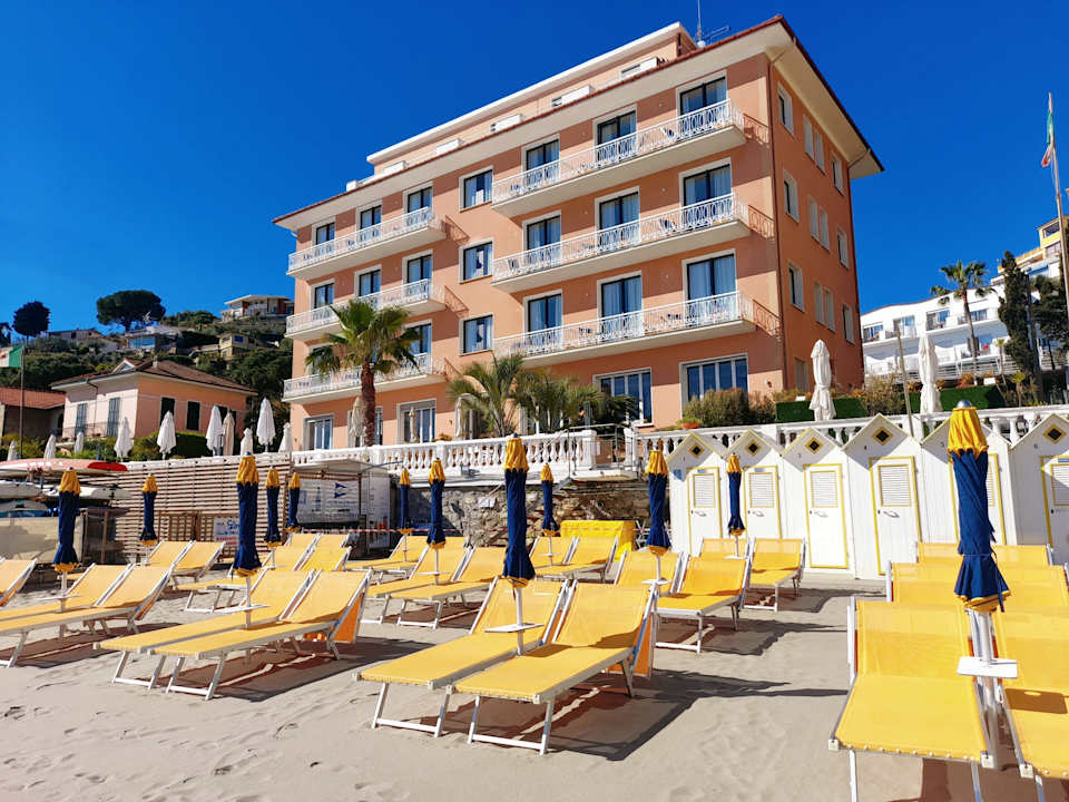 Außenansicht Hotel Golfo e Palme