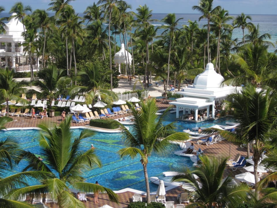 Poolbereich Hotel Riu Palace Punta Cana