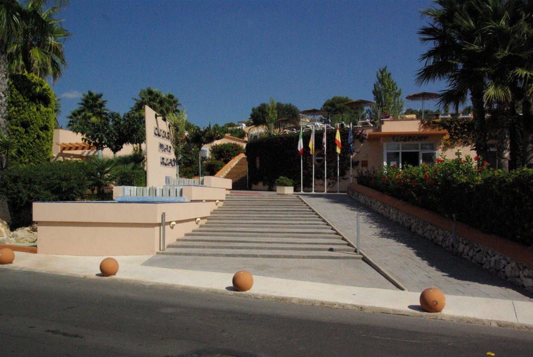 Blick von der Straße auf das Mar Blau Apartments Mar Blau