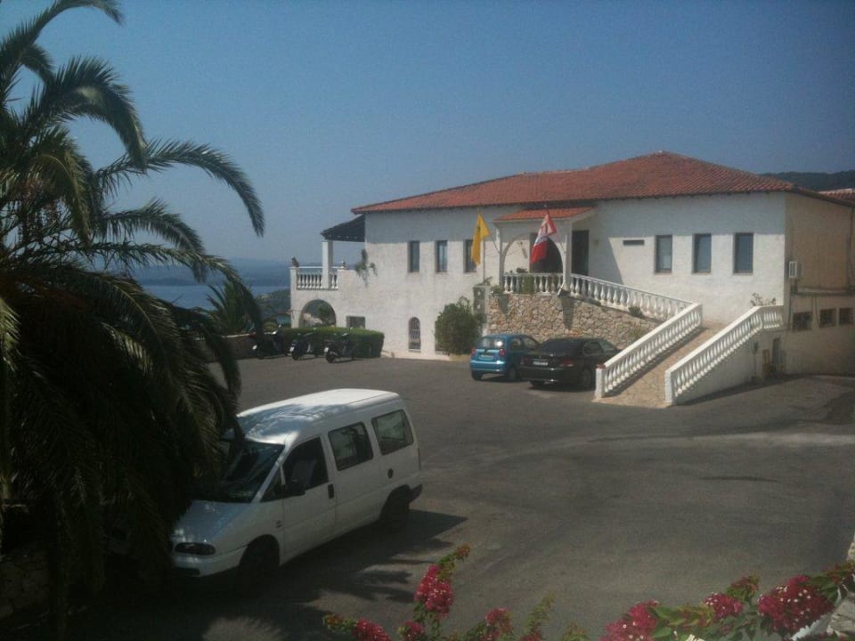 Eingang Hotel Pantokrator