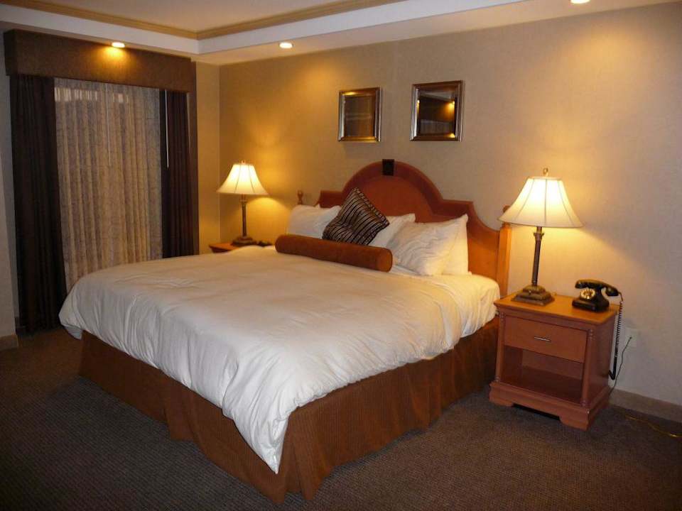 Suite Ambassador Hotel Milwaukee, Trademark Collection by Wyndham