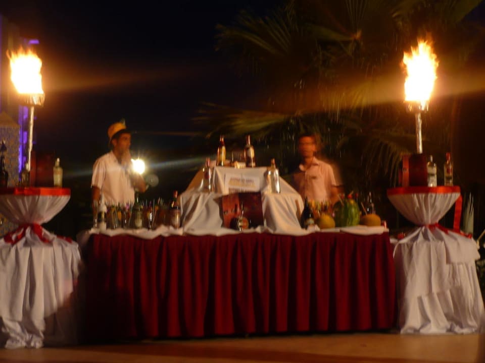 Cocktailbar zur Poolparty Side Mare Resort & Spa