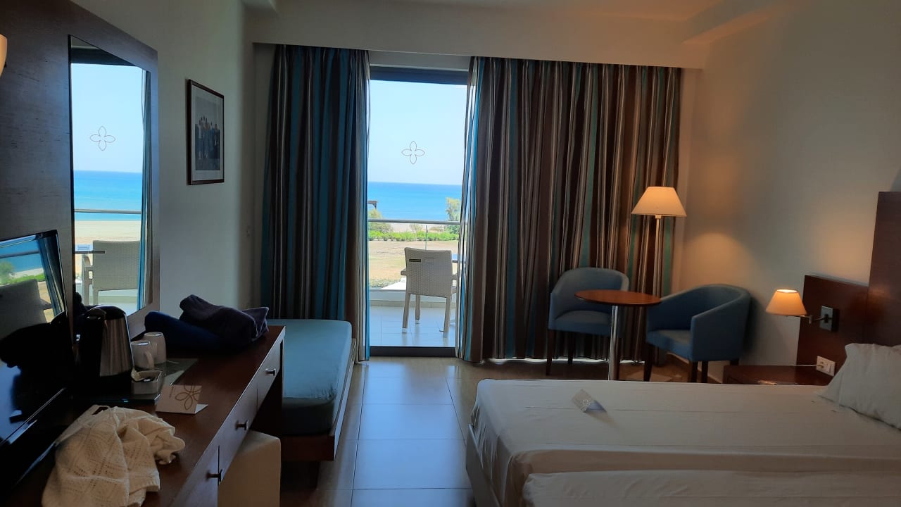 Zimmer Asterias Beach Resort