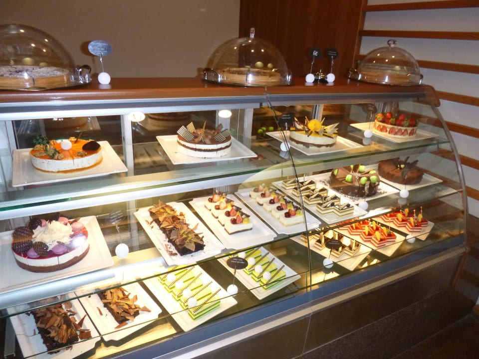 Tolle Auswahl, echt leckerer Kuchen! Gloria Serenity Resort