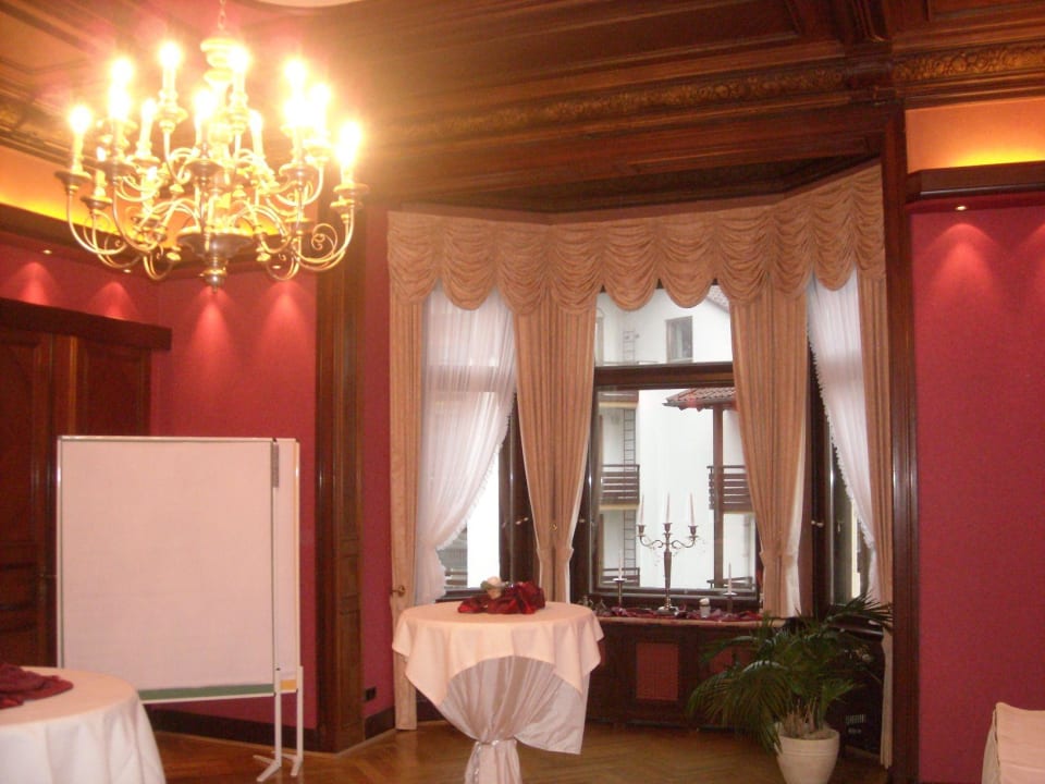 Roter Salon Romantischer Winkel RoLigio® & Wellness Resort