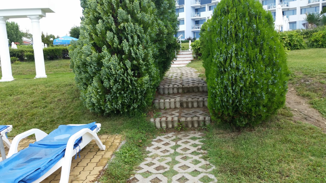 Gartenanlage Hotel Sineva Beach