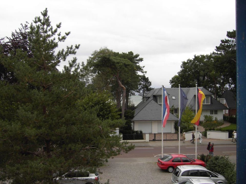 Parkplatz vor dem Hotel Lifestylehotel Sand
