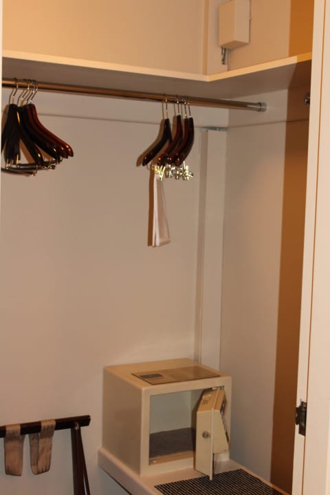 Begehbarer kleiner Kleiderschrank Millennium Hilton New York One UN Plaza