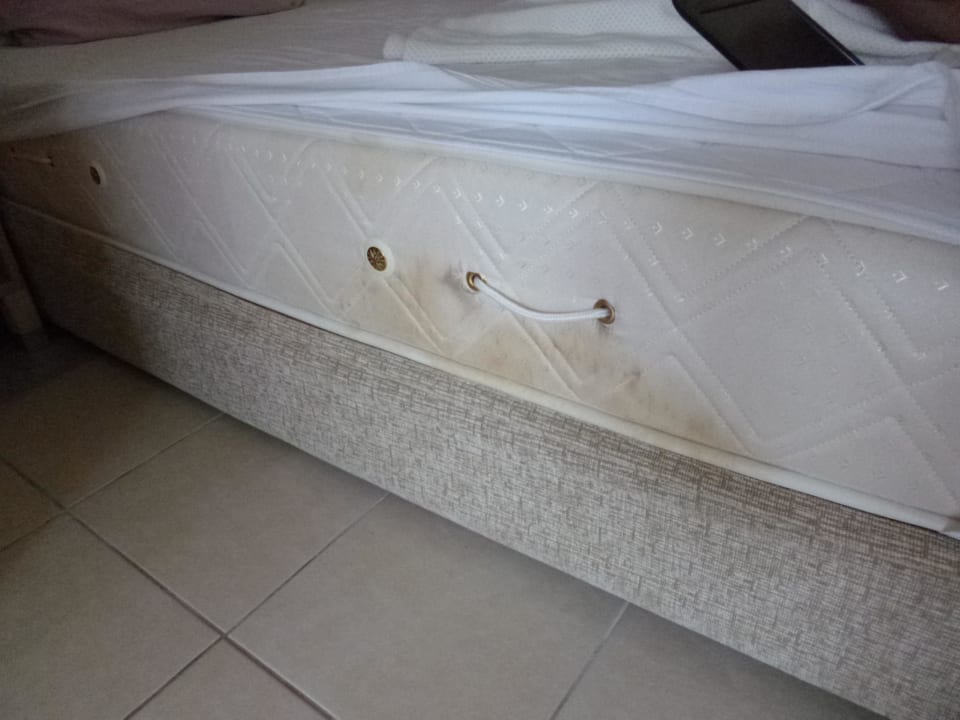 Schmutzige Matratze Can Garden Resort