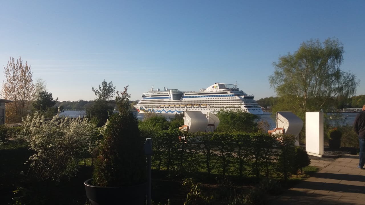 Ausblick elaya hotel hamburg finkenwerder