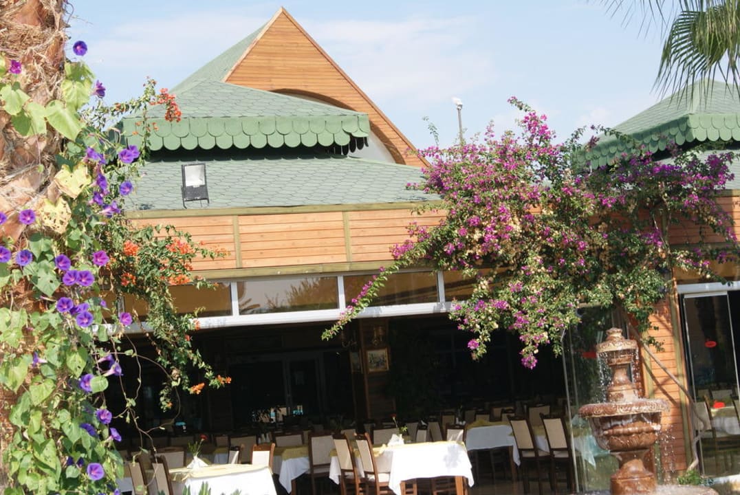 Eingang zum Restaurant Oz Hotels Incekum Beach