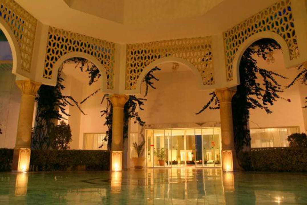 Wejście do hotelu od strony wjazdu Hotel Aqua Life Yasmine