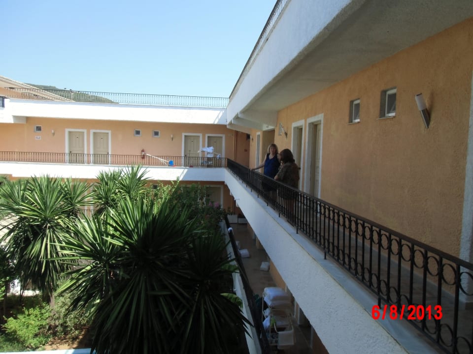 Innenhof Hotel Alkionis