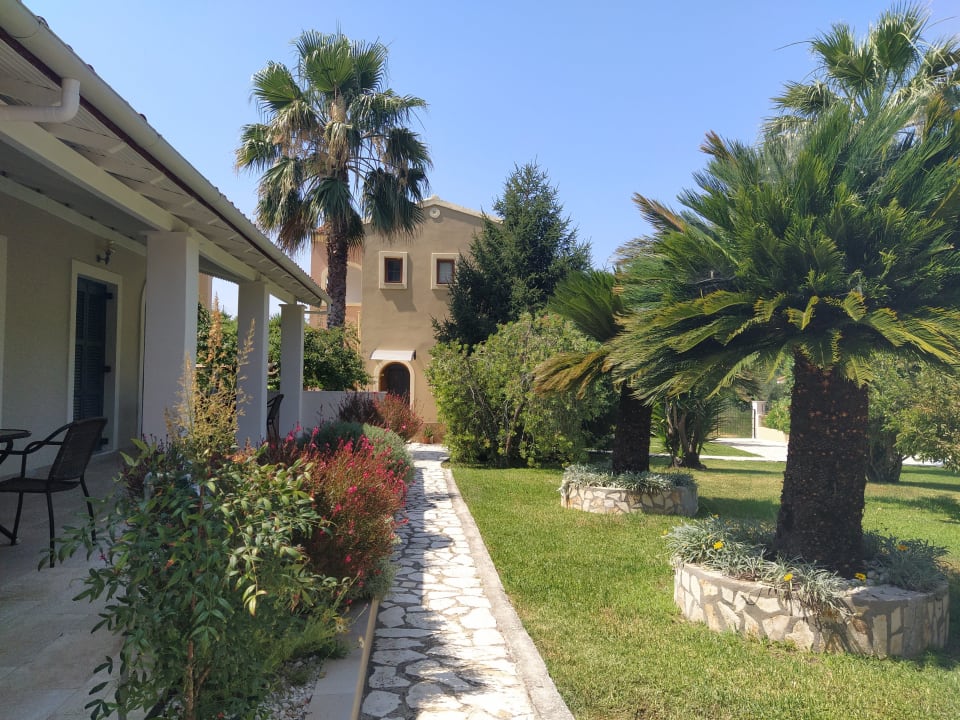 Gartenanlage Villa Violetta