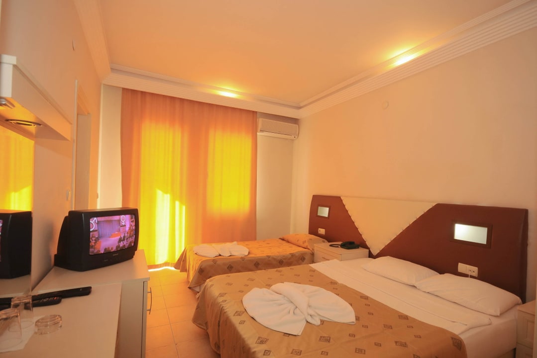 DBL+SİNGLE ROOM Hotel Emir Fosse Beach