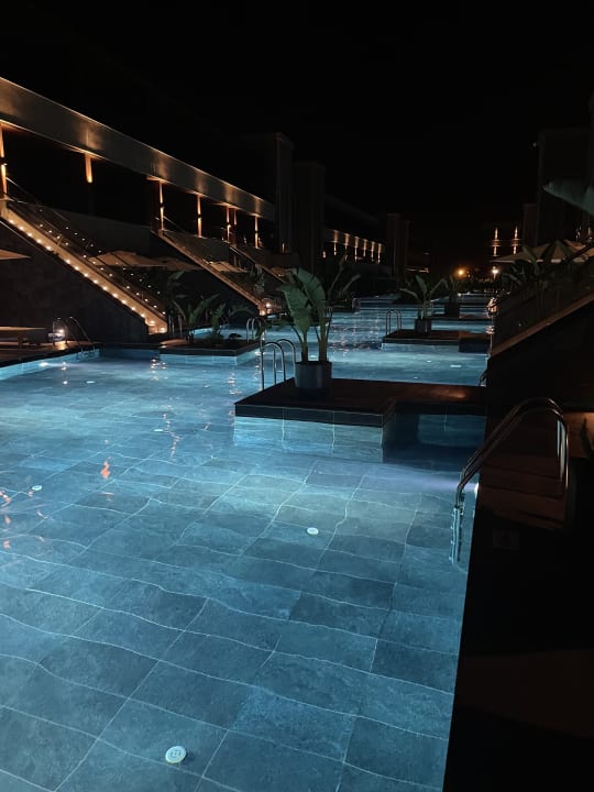 Pool Jacaranda Luxury Resort