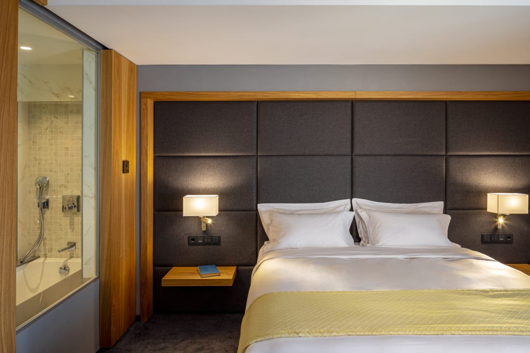 Zimmer Mount Athos Resort