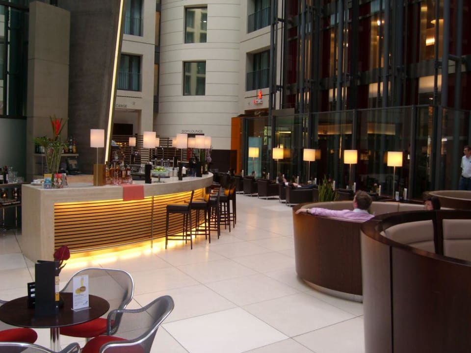 "Lobby Radisson SAS Berlin" Radisson Blu Hotel Berlin (Berlin-Mitte