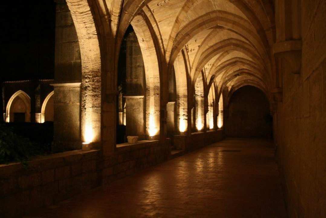 Kreuzgang bei Nacht Hôtel Le Couvent Royal