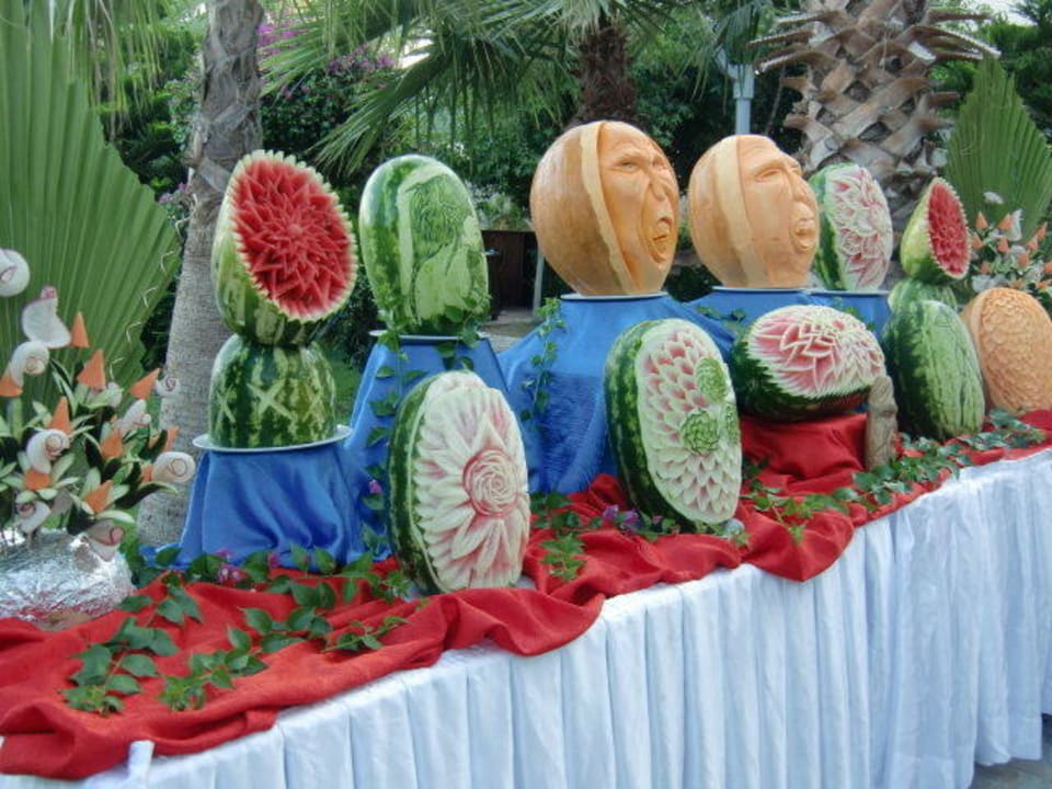 Geschnitzte Melonen Hane Family Resort
