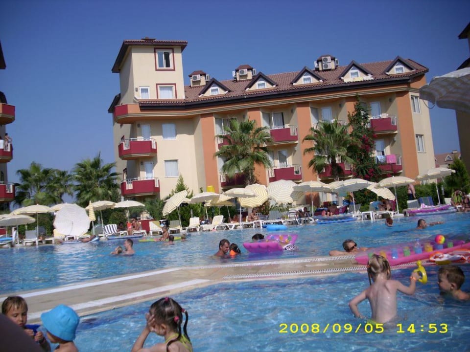 Mehr Schein als sein Hotel Orfeus Park