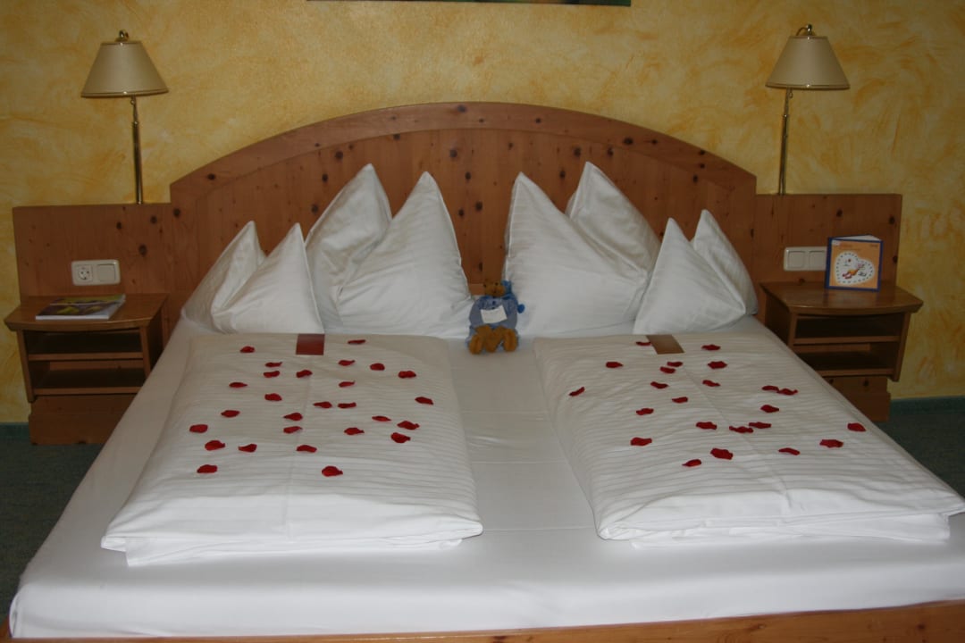 Doppelbett im Zimmertyp Papaya Hotel Albizia