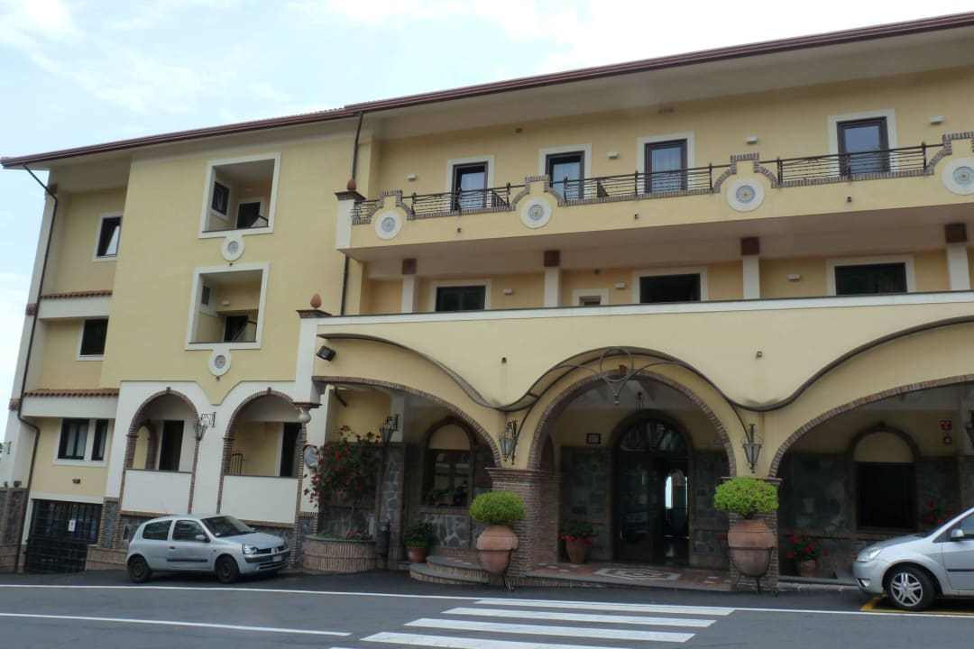 Vorderseite Hotel Airone