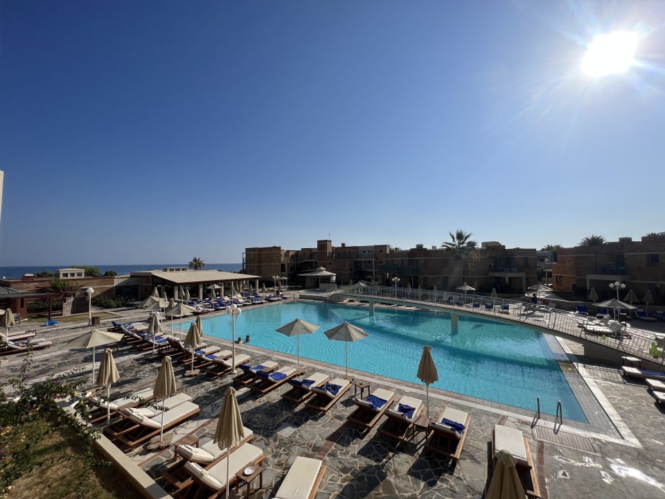 Pool Bella Beach Hotel