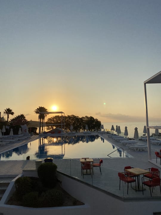 Ausblick Dimitra Beach Hotel & Suites