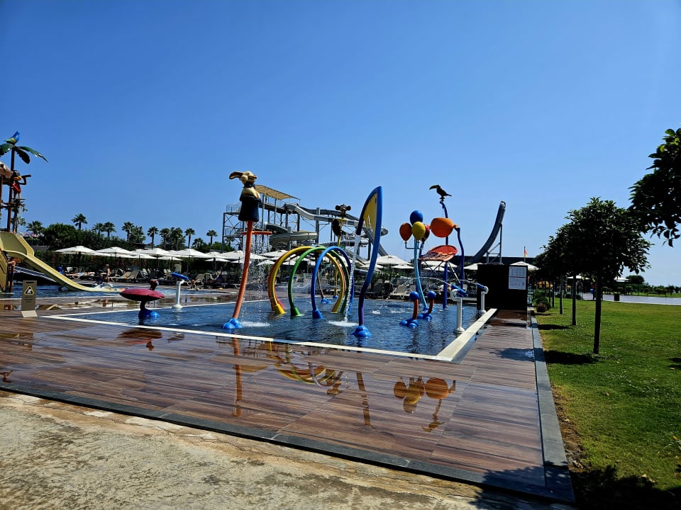 Pool Jacaranda Luxury Resort