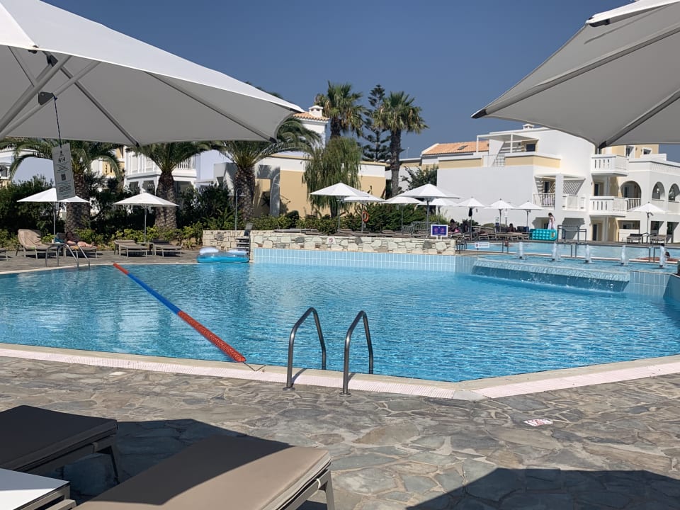 Pool Neptune Luxury Resort