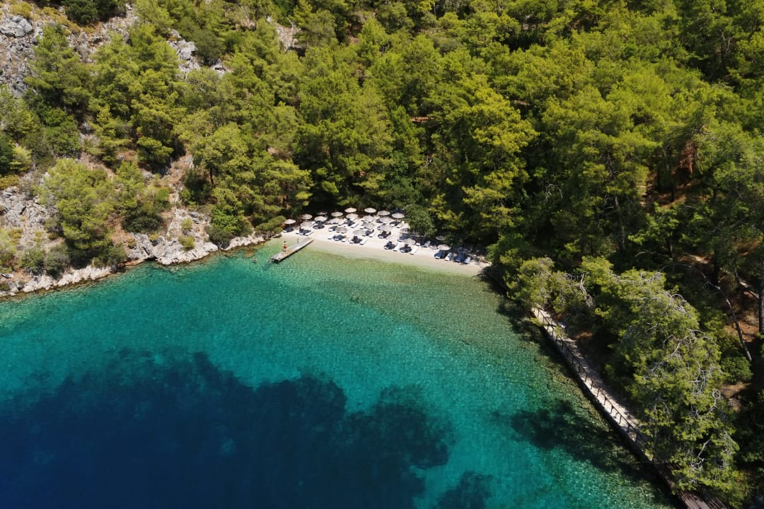 Strand Hillside Beach Club