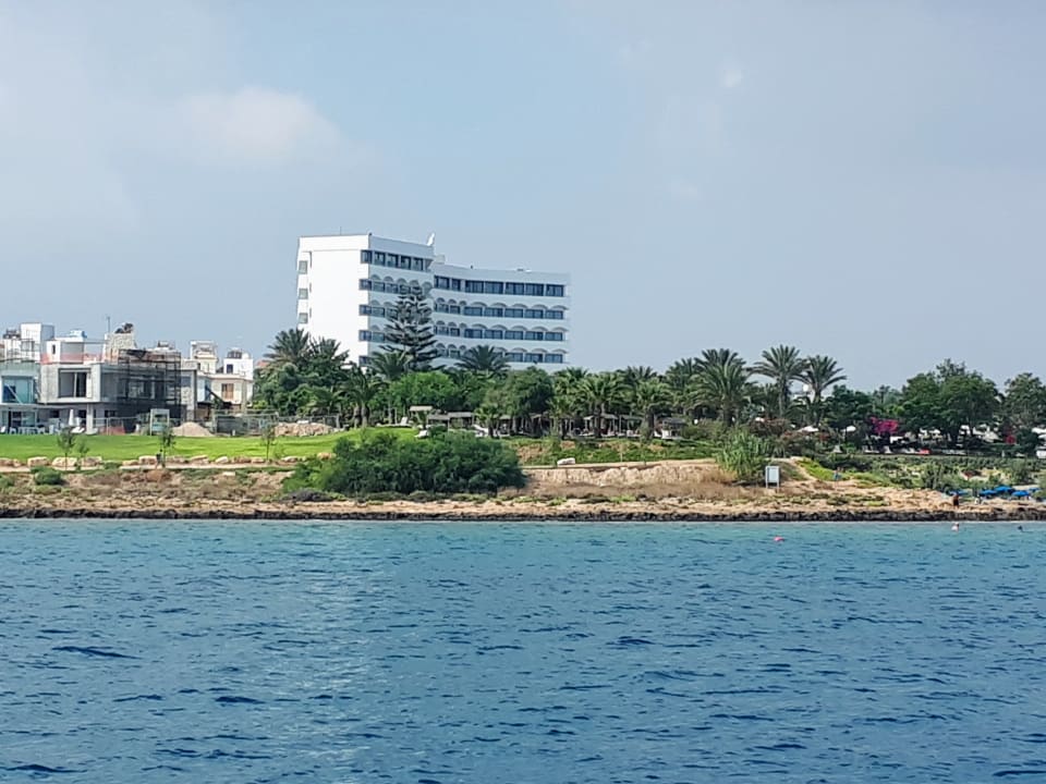 Außenansicht Crystal Springs Beach Hotel