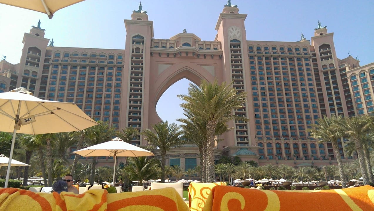 Aussenansicht vom Strand aus Atlantis, The Palm