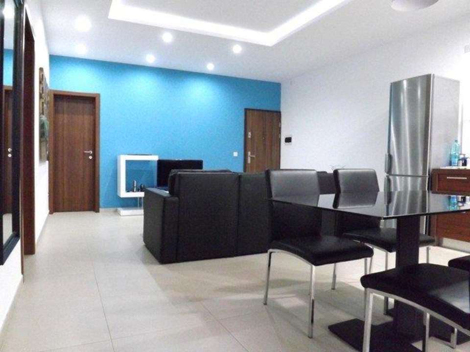 Living & Dinning Area Apartment Sixteenth Avenue