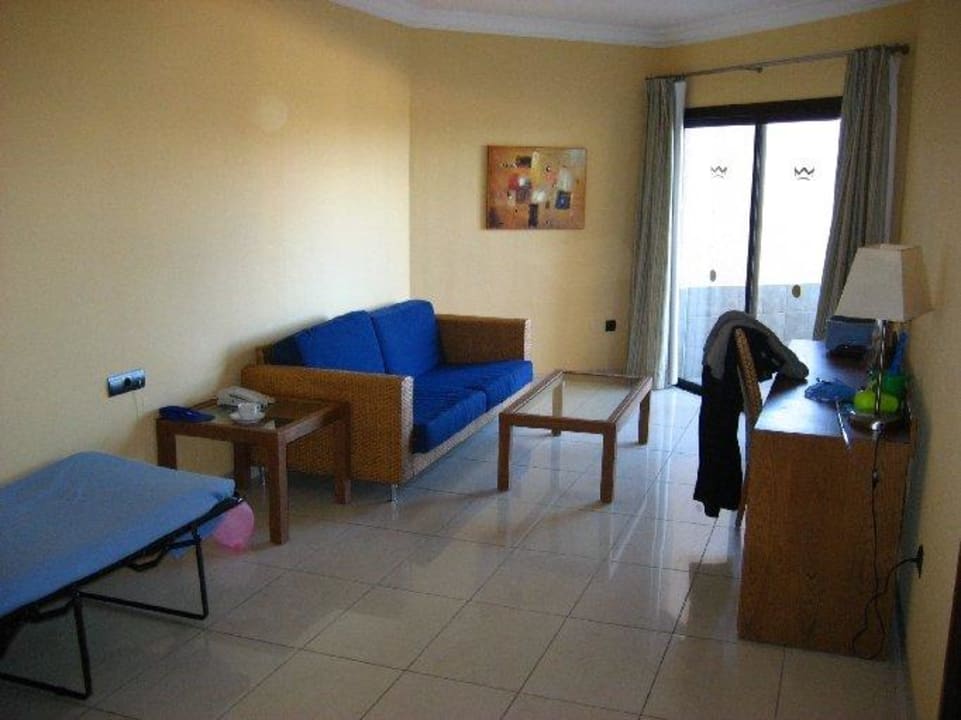 Wohnzimmer im Familienzimmer Hotel Riu Buenavista