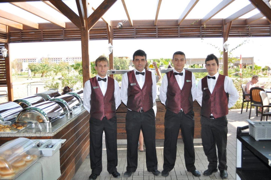 Ein gutes Team Port Side Resort Hotel