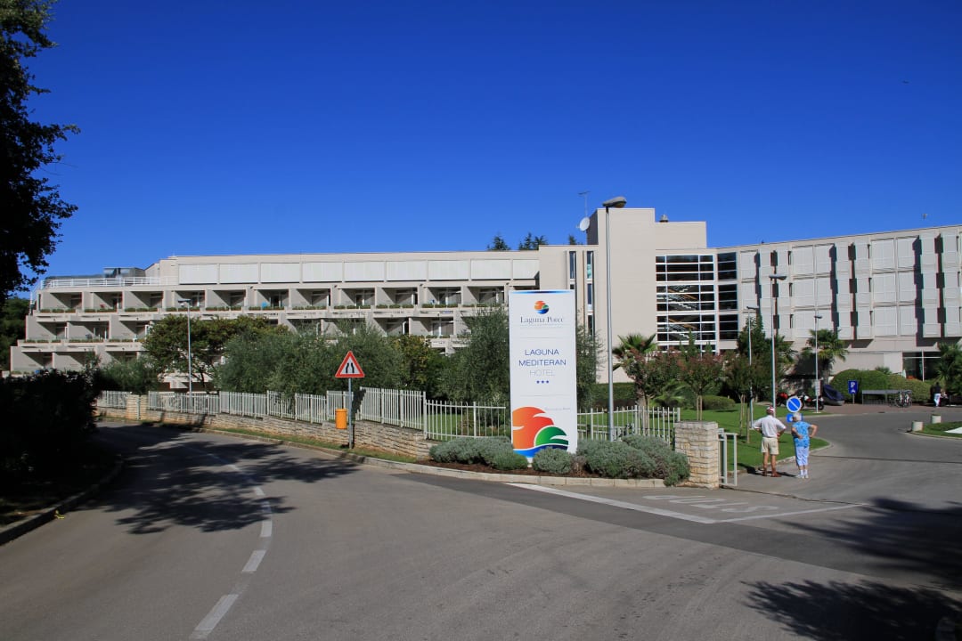 Zufahrt zum Hotel Hotel Mediteran Plava Laguna