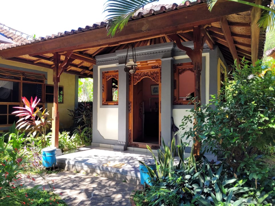 Gastro Saraswati Holiday House