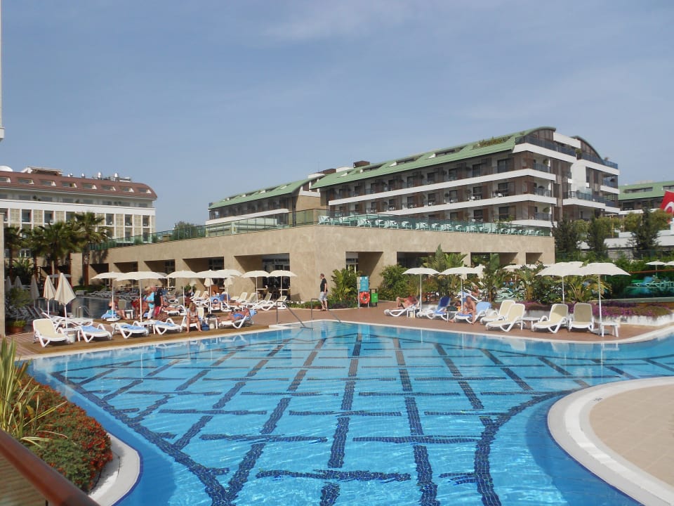 Rückseite und Pool Sentido Trendy Verbena Beach