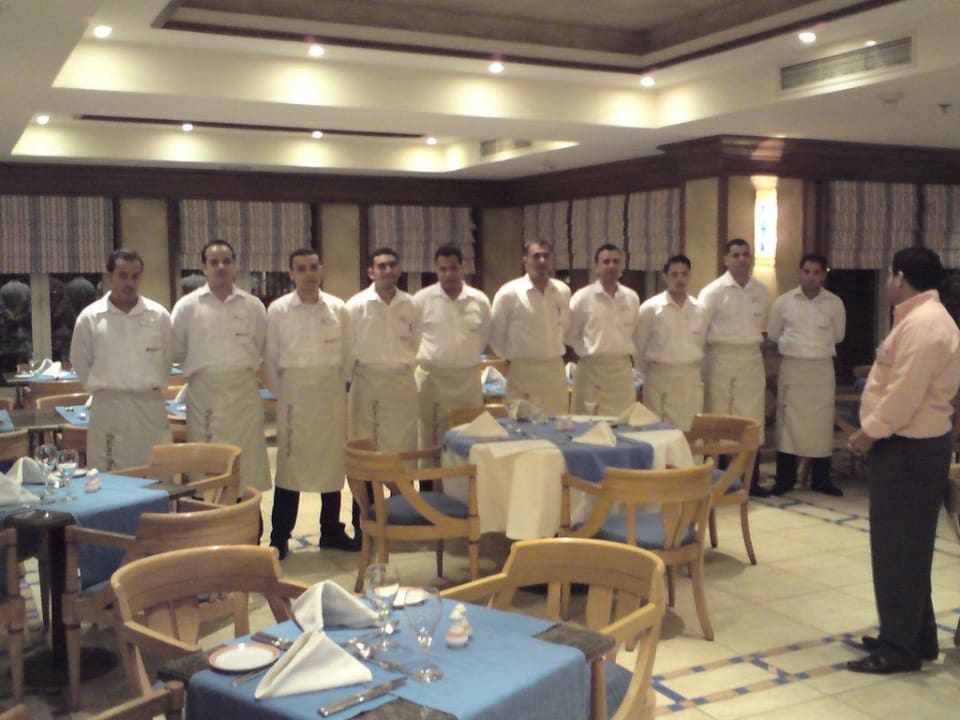 Super ausgebildete Restaurand Crew  Continental Hotel Hurghada