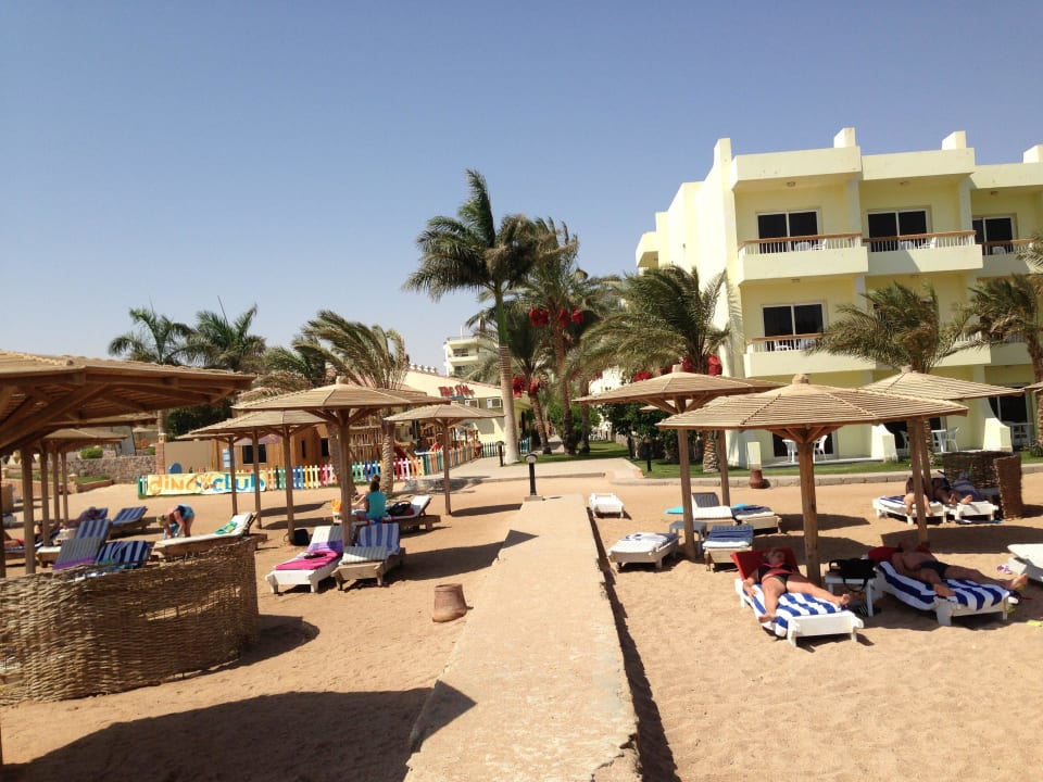 Strand Palm Beach Resort