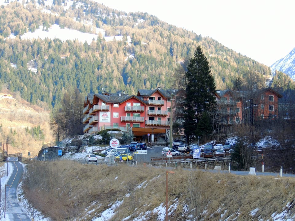 Z zewnątrz Aparthotel Adamello Resort