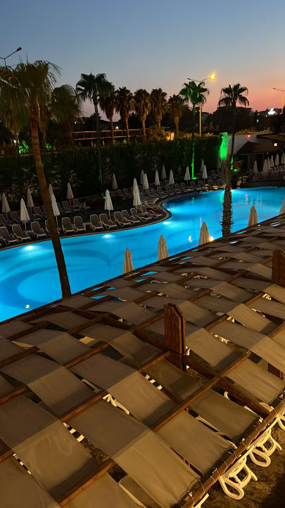 Pool Mary Hotel Side