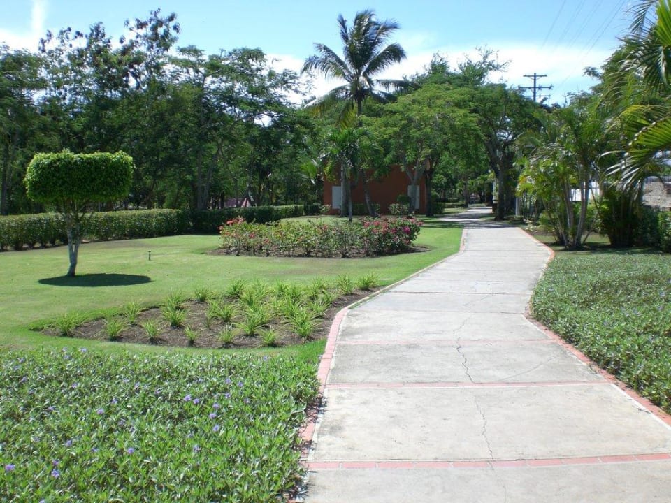 Auf dem Weg zum Strand BelleVue Dominican Bay
