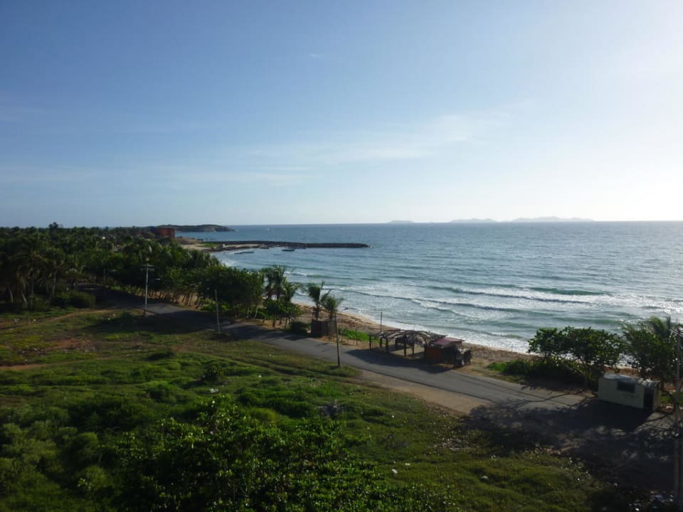 Aussicht von der Terrasse nach links Hotel Isla Caribe Beach