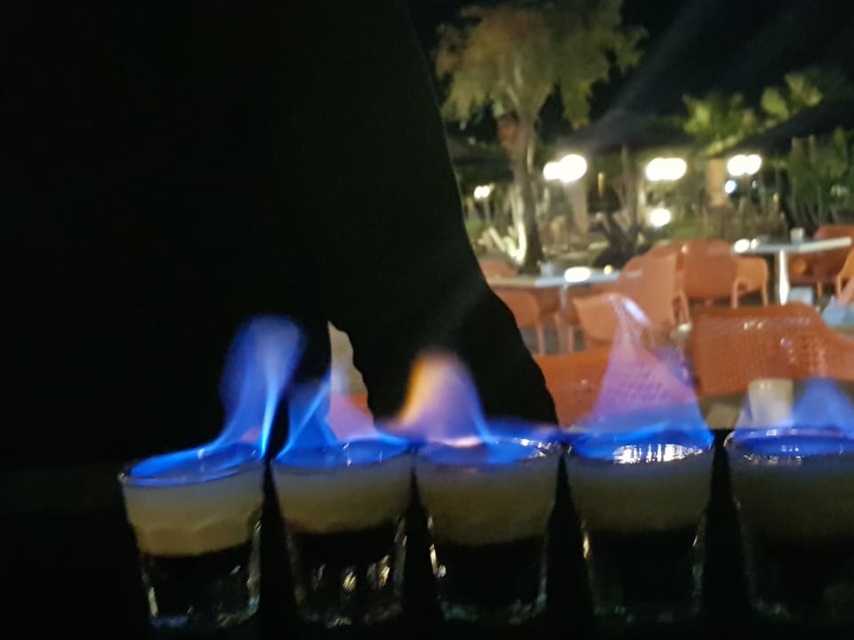 Lecker Getränke an der Bar Harmony Boutique Resort