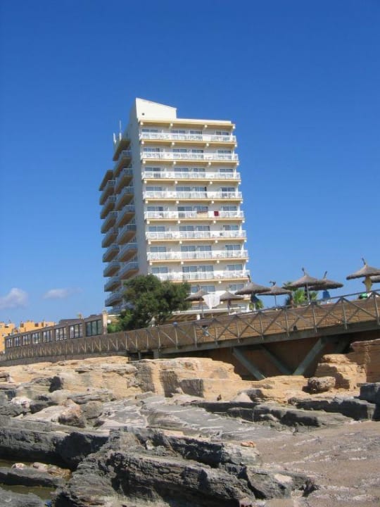 Hotel, vom Wasser aus Iberostar Selection Es Trenc