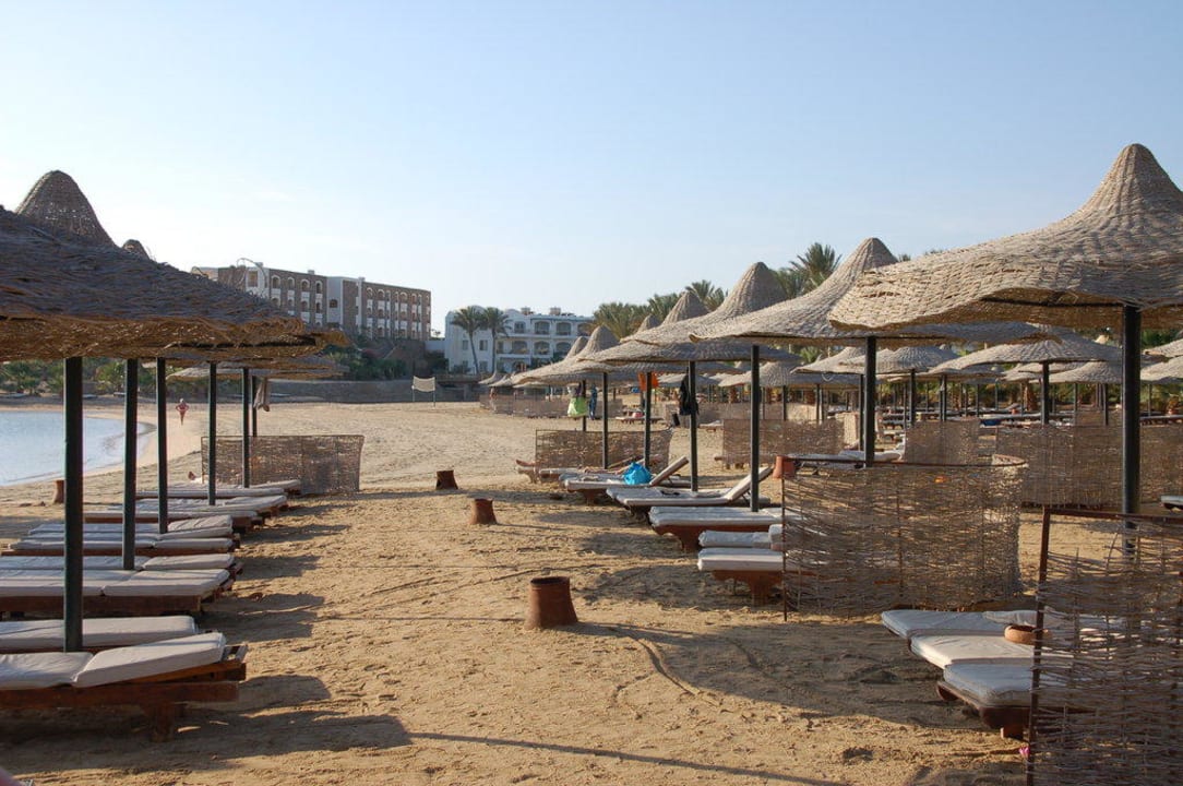 Strand am Morgen Brayka Bay Resort